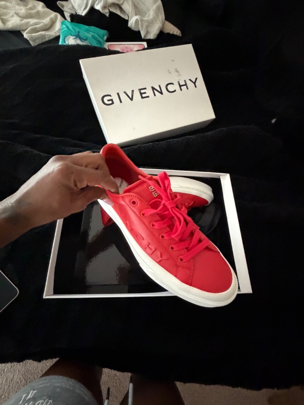 Givenchy - Picture 4 of 4